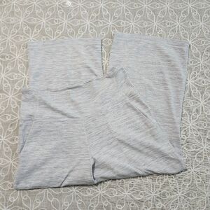 Lululemon High Rise Wide Leg Crop Yoga Pants Size 10 Grey Stripe